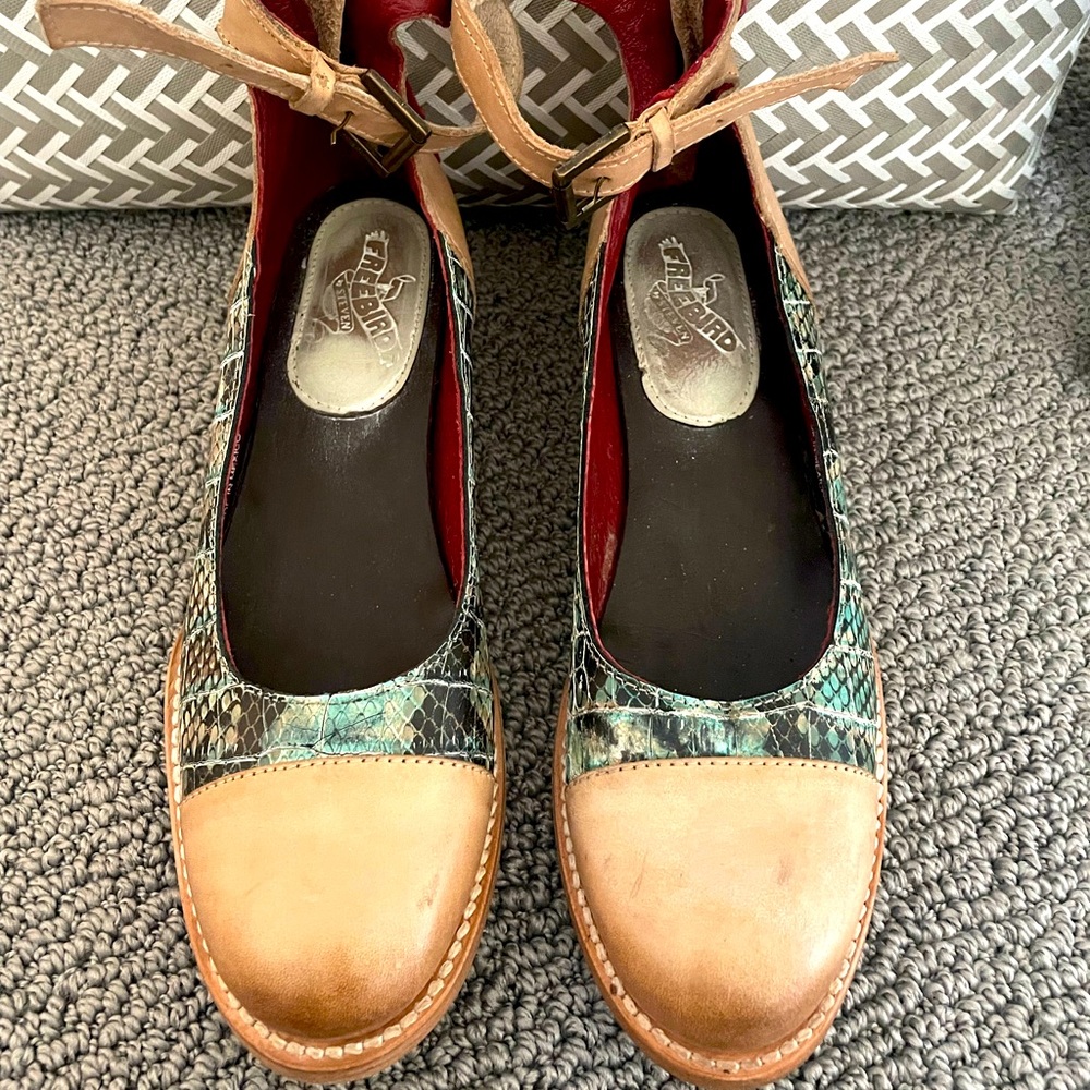Freebird Marilyn Teal Size 7